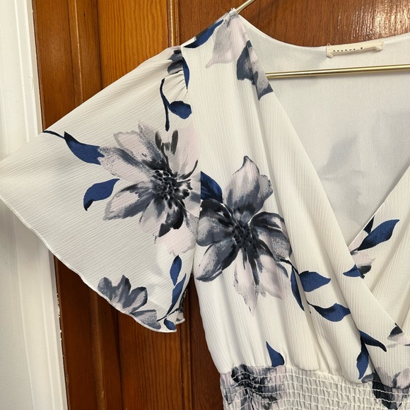 Women’s Orange Farm USA Dress White Blue Floral Size S Flowy Maxi Wedding Guest - Picture 4 of 9